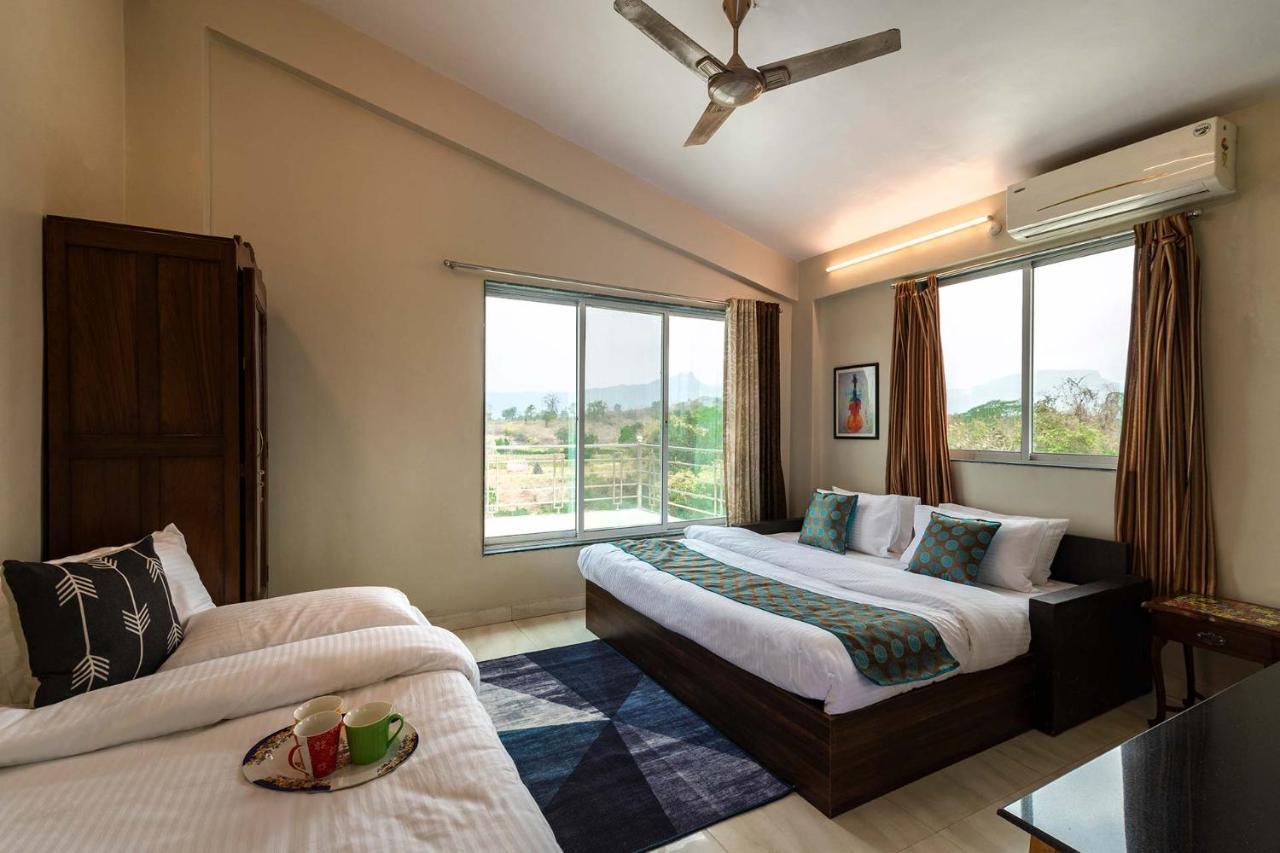 Aqua & Sage By Stayvista - Riverside Villa With Pool & Terrace Карджат Экстерьер фото
